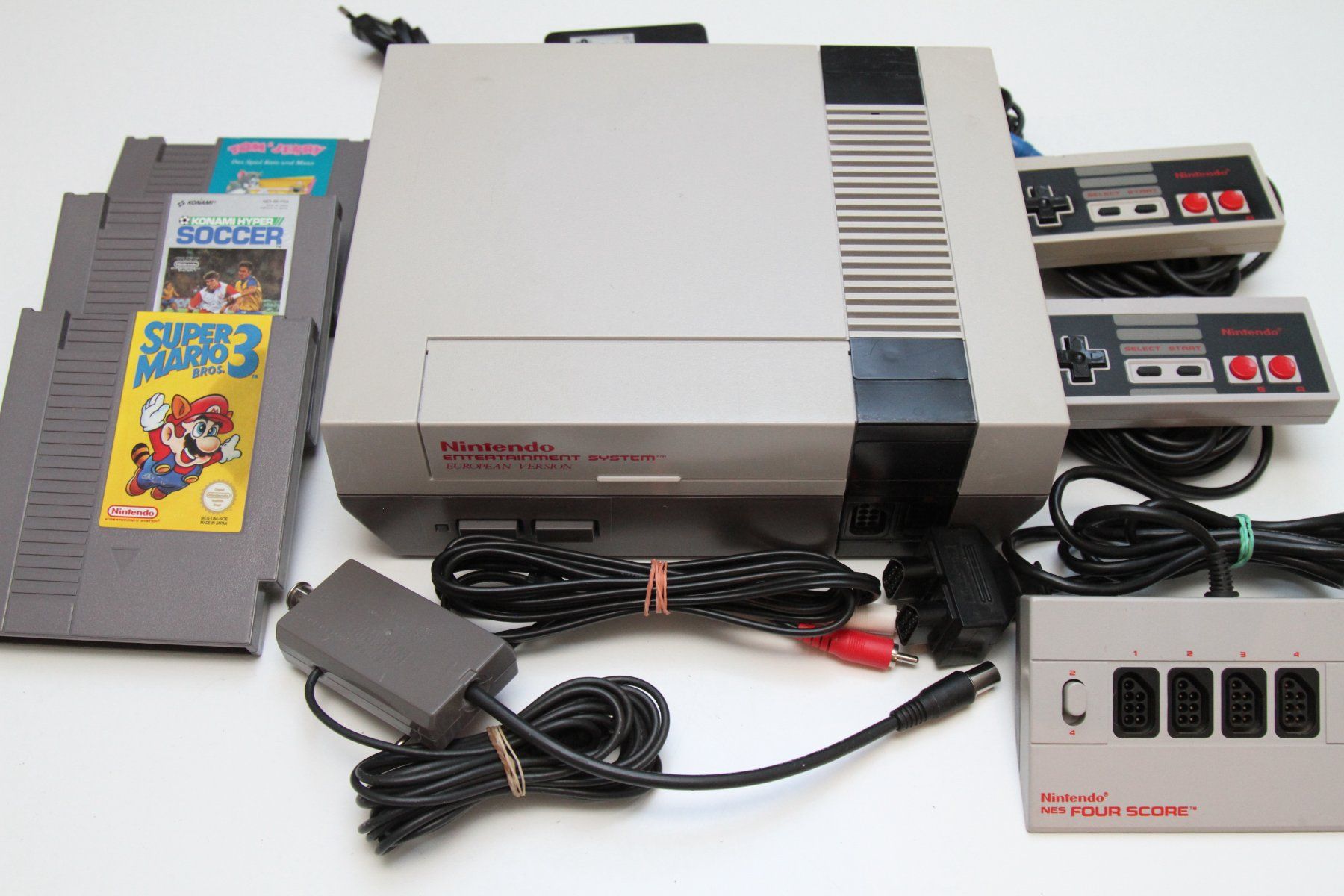 Nintendo Consoles: Nintendo NES mit Spielen – D'occasion à Basel par camelot99