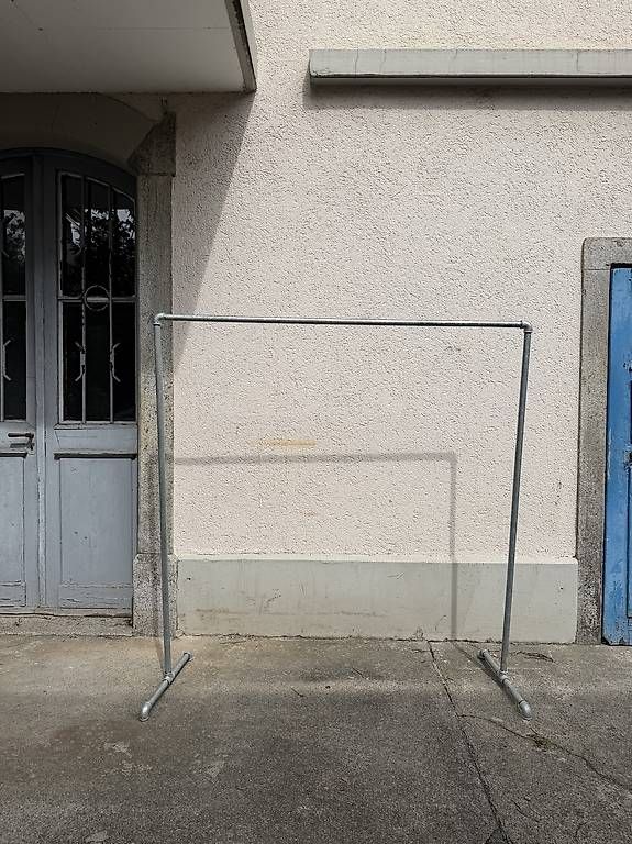 Guardaroba: Kleiderstange aus Rohren – Usato da Zürich venduto da souvenirsport