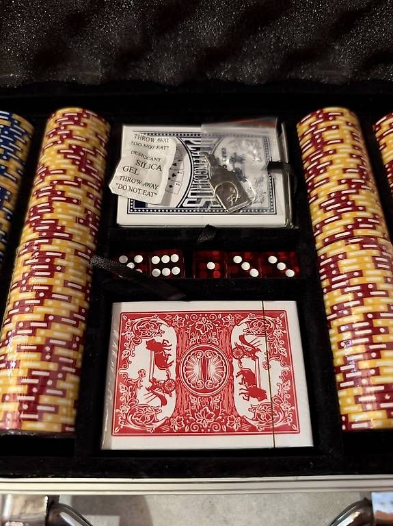 Spiele: Mallette de poker complète – Neu und originalverpackt aus Bex von jer_7fzr 2