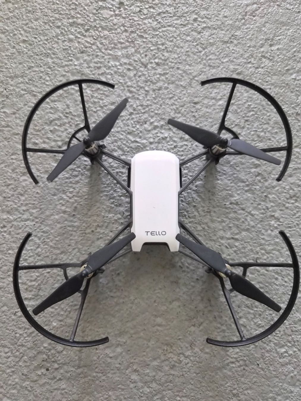 Kit di modellismo & Modellini statici: Dji Tello Drohne – Difettoso da Domat Ems venduto da tchnesa