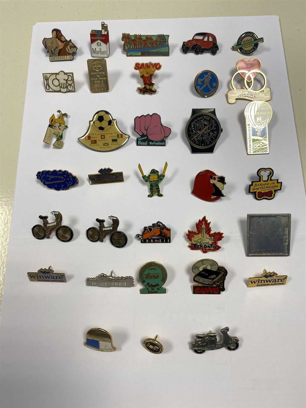 Placchette & Badge: Diverse Pins – Usato da Wängi venduto da Bmo