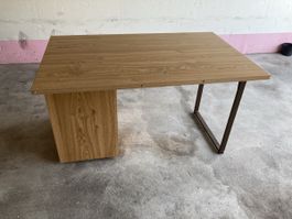 Schreibtisch Holzoptik mit vier Schubladen guter Zustand