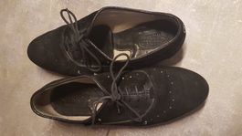 Chaussures en daim grandeur 39 marque Khrio
