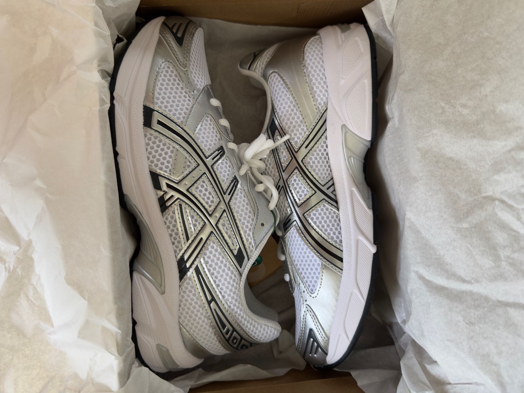 Asics Herrenschuhe: Asics Gel-1130 white/pure silver Gr.42 – Gebraucht aus Zizers von Muruk 1