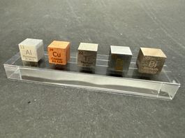 Elementwürfelset 1x1x1 cm mit Gravur: Al, Cu, Ti, Fe, Bi