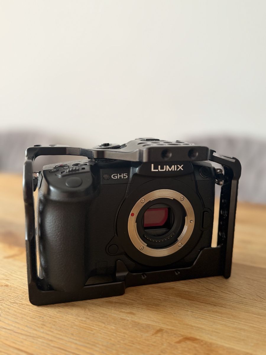 Panasonic Kamera: Panasonic Lumix GH5 – Gebraucht aus Unterentfelden von Cxcxxxx