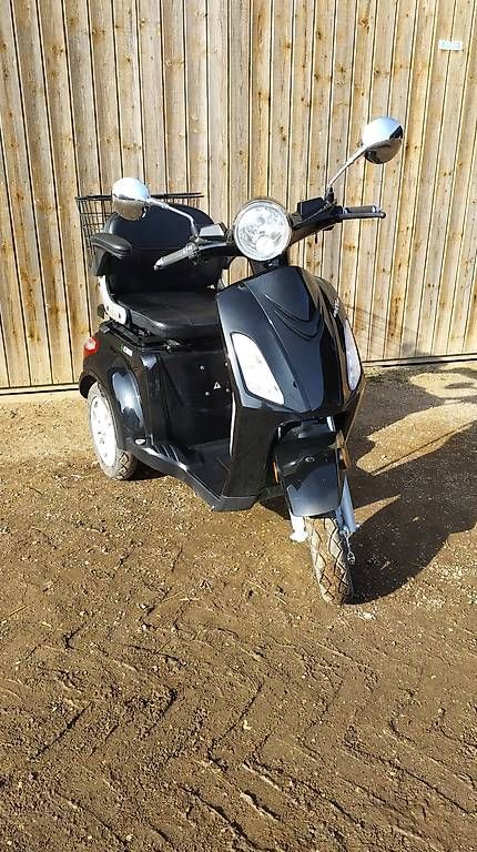 Voiturettes électriques: Véhicule électrique 3 roues. – D'occasion à Bassins par duj_jjc7 3