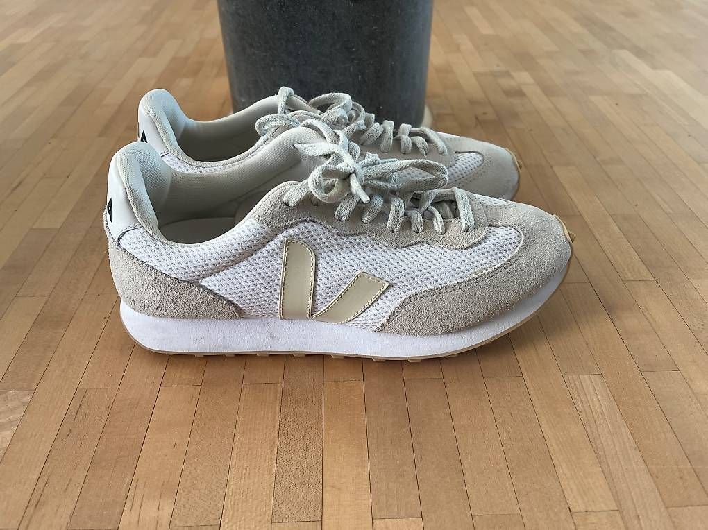 Scarpe da donna: Veja-Schuhe neuwertig  – Usato da Zürich venduto da mel_s2mm 1
