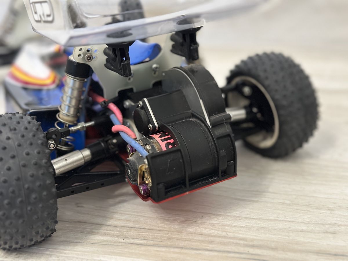 Modellismo RC: Schumacher Cougar Original – Difettoso da Spreitenbach venduto da alishaesseiva 5