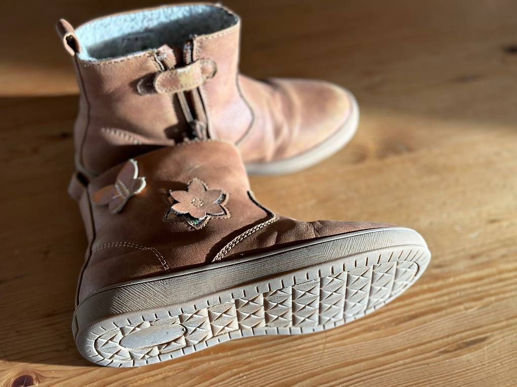 Schuhe für Mädchen: Warme Stiefel Grösse 30 – Gebraucht aus Männedorf von han_5vkz 1