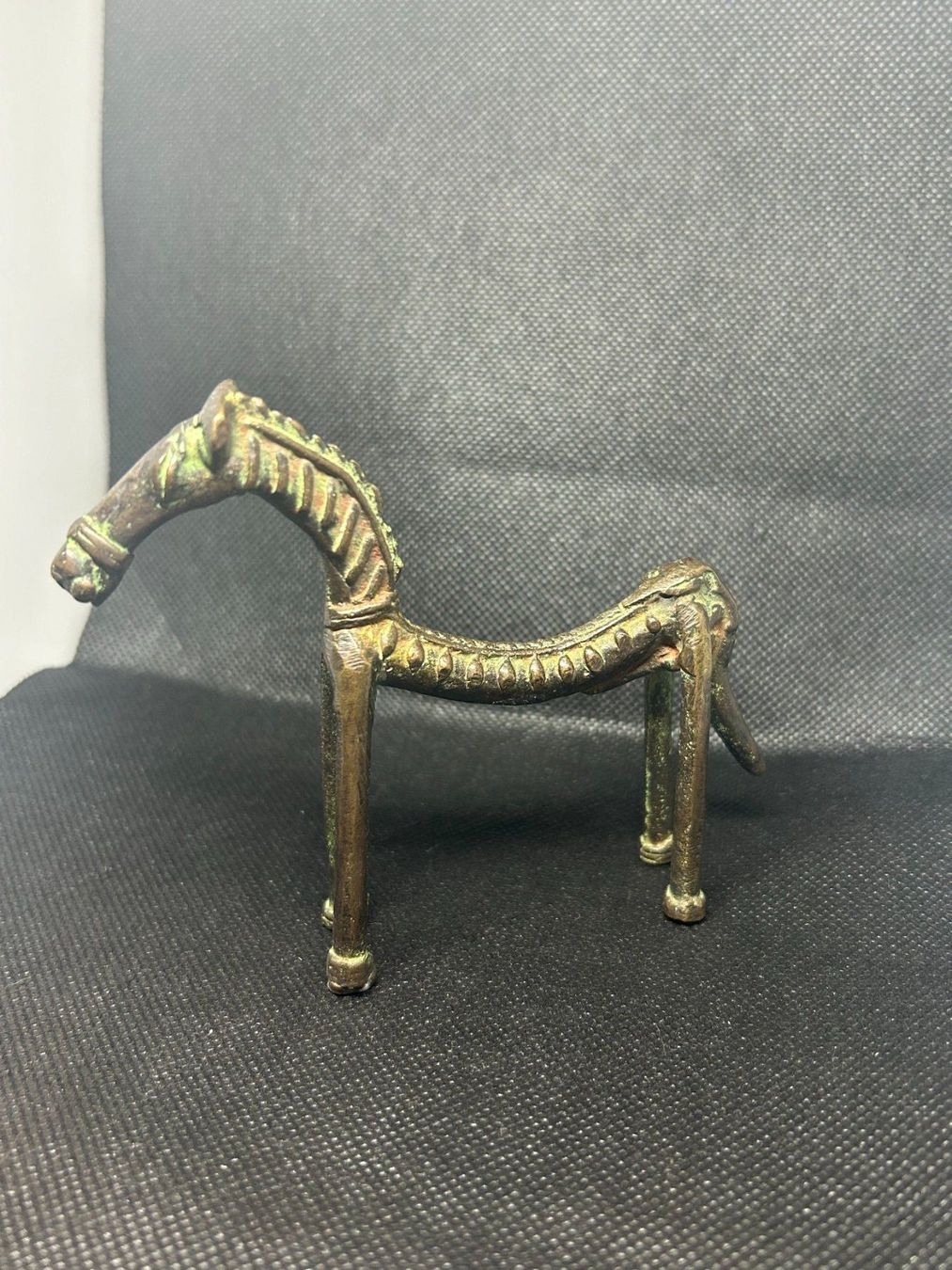 Figurines: Statue cheval dos courbé – D'occasion à Lausanne par Weber1007 2