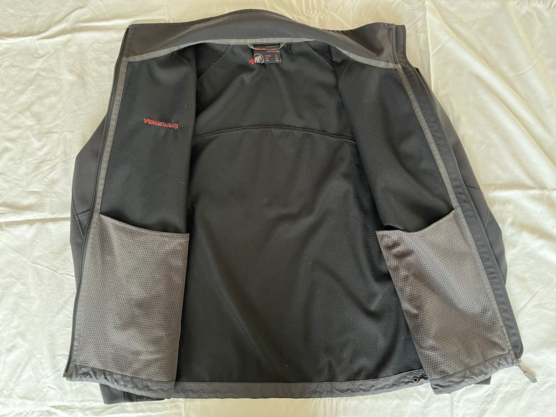 Jacken: MAMMUT Damen Softech Softshell Jacke schwarz Grösse XL – Gebraucht aus Gampel von Scrat1234 1