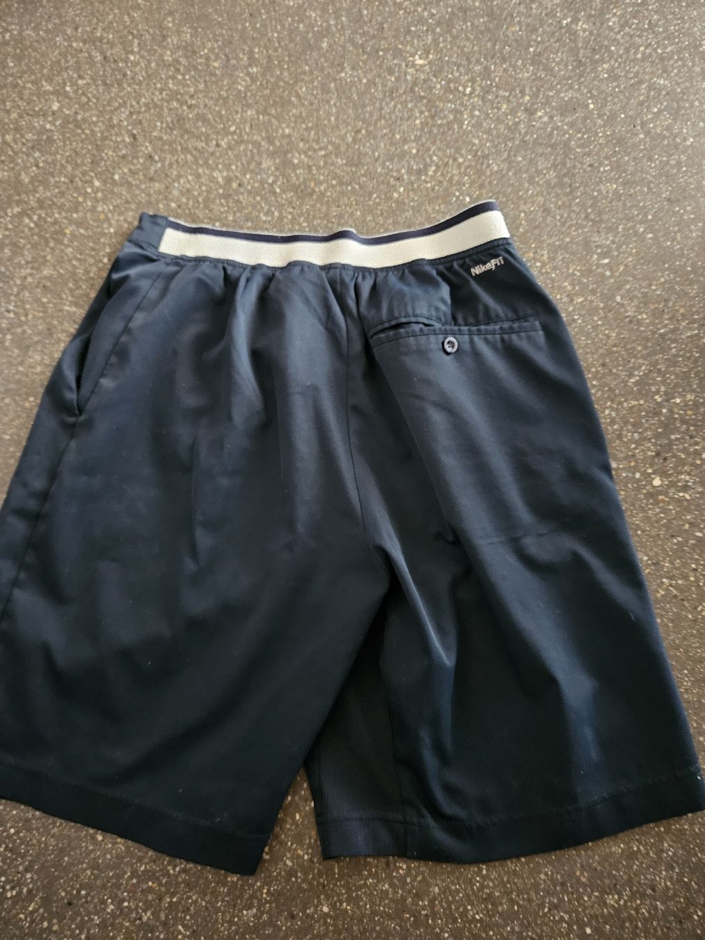 Nike Pantaloni: Nike kurze Hose Grösse S dunkelblau – Nuovo (secondo la descrizione) da Anwil venduto da tamoos 2