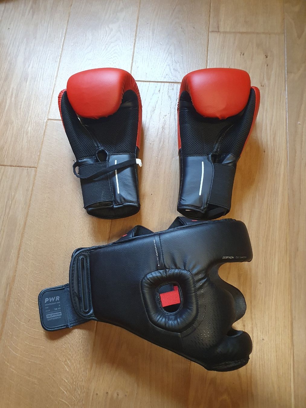 Decathlon Guanti & manicotti: gants boxe 14oz et casque taille L – Usato da Monthey venduto da lud_y6n9 1