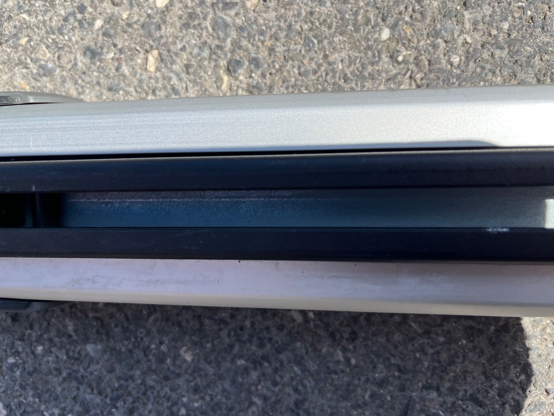 Thule Portapacchi: Thule Slide Bar 144 cm Dachträger-Traverse Paar – Usato da Mollis venduto da diligan 7