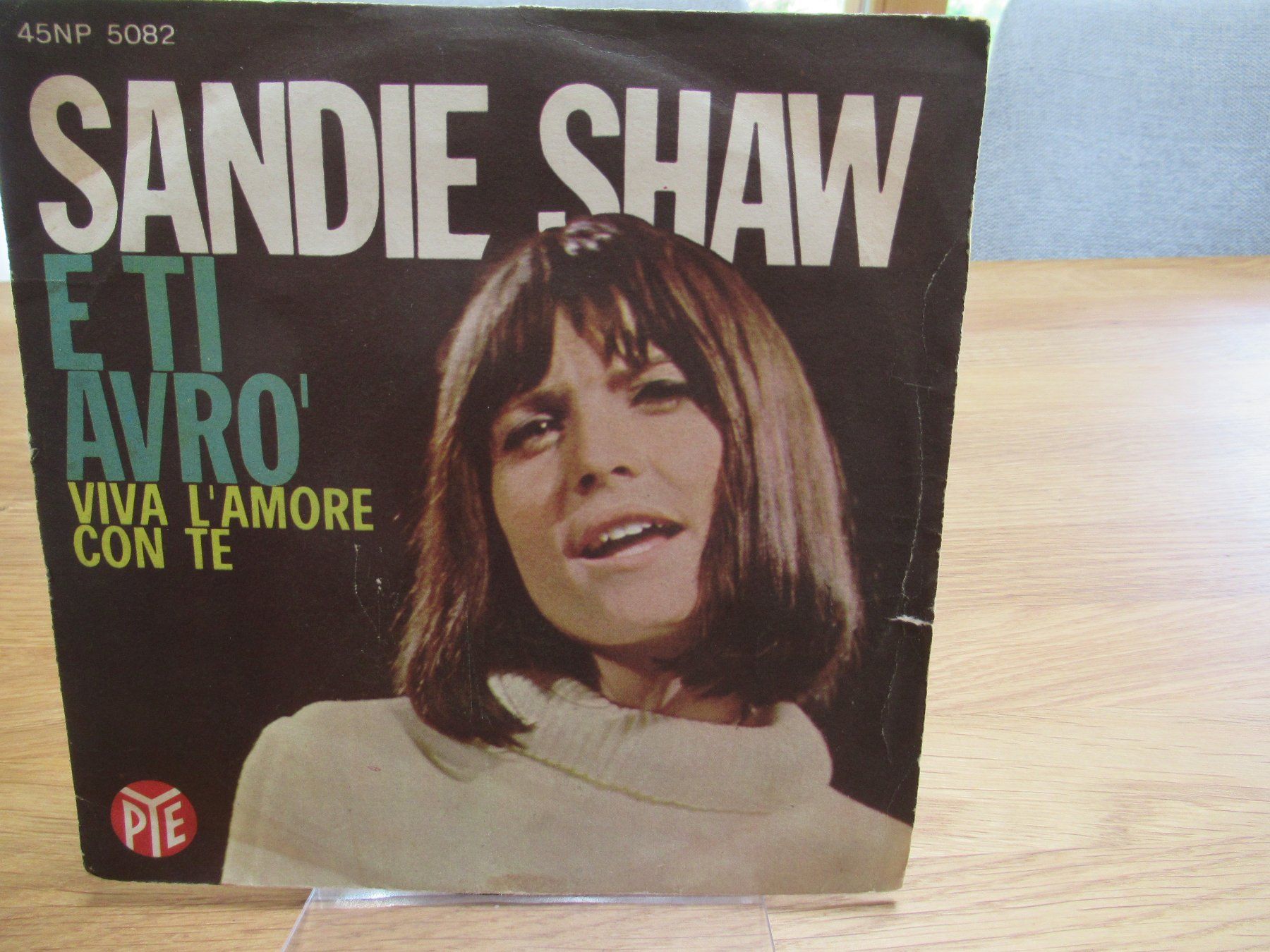 Dischi in vinile: SANDIE SHAW -E TI AVRO - VIVAL'AMORE CON TE – Usato da Grône venduto da Mire01