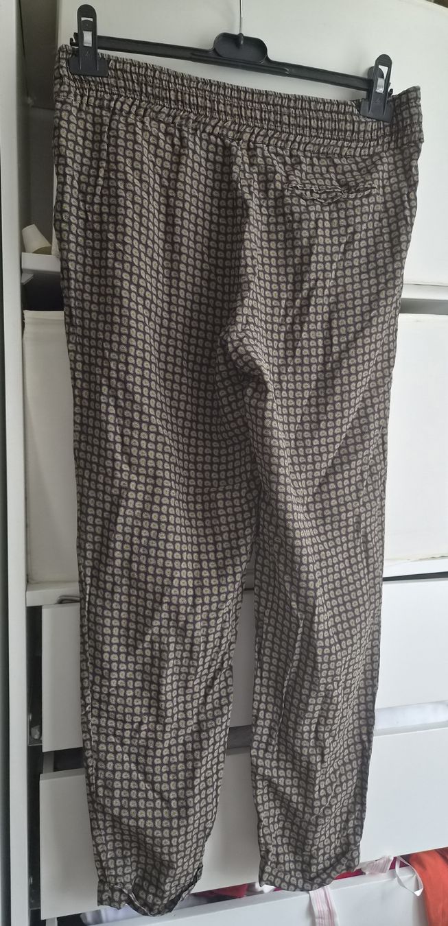 Massimo Dutti Pantaloni: Massimo Dutti schöne Hose Gr. M – Usato da Frenkendorf venduto da Moon111 1