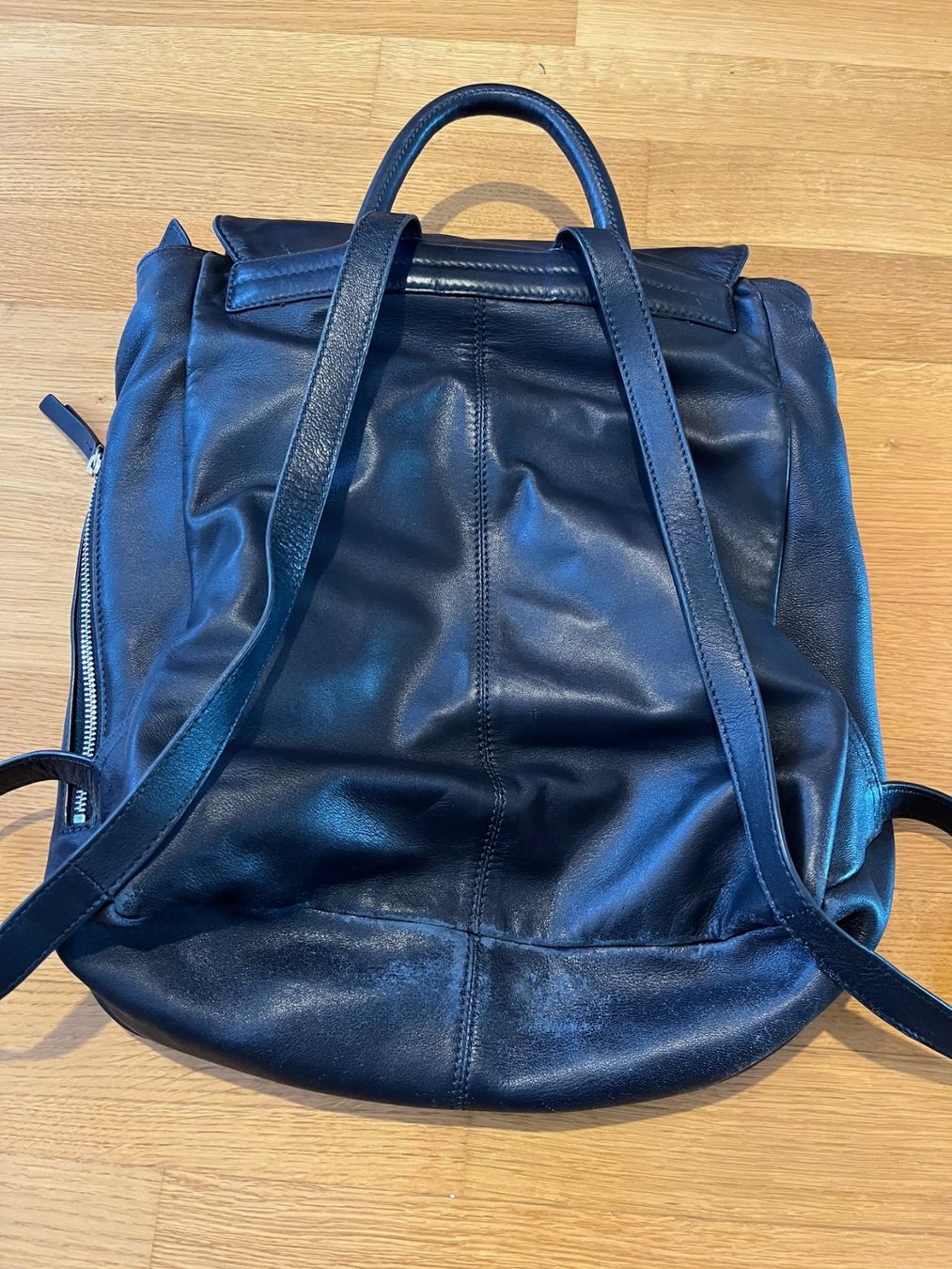 Liebeskind Zaini: LIEBESKIND Rücksack Leder – Usato da Luzern venduto da Aleoschli 2