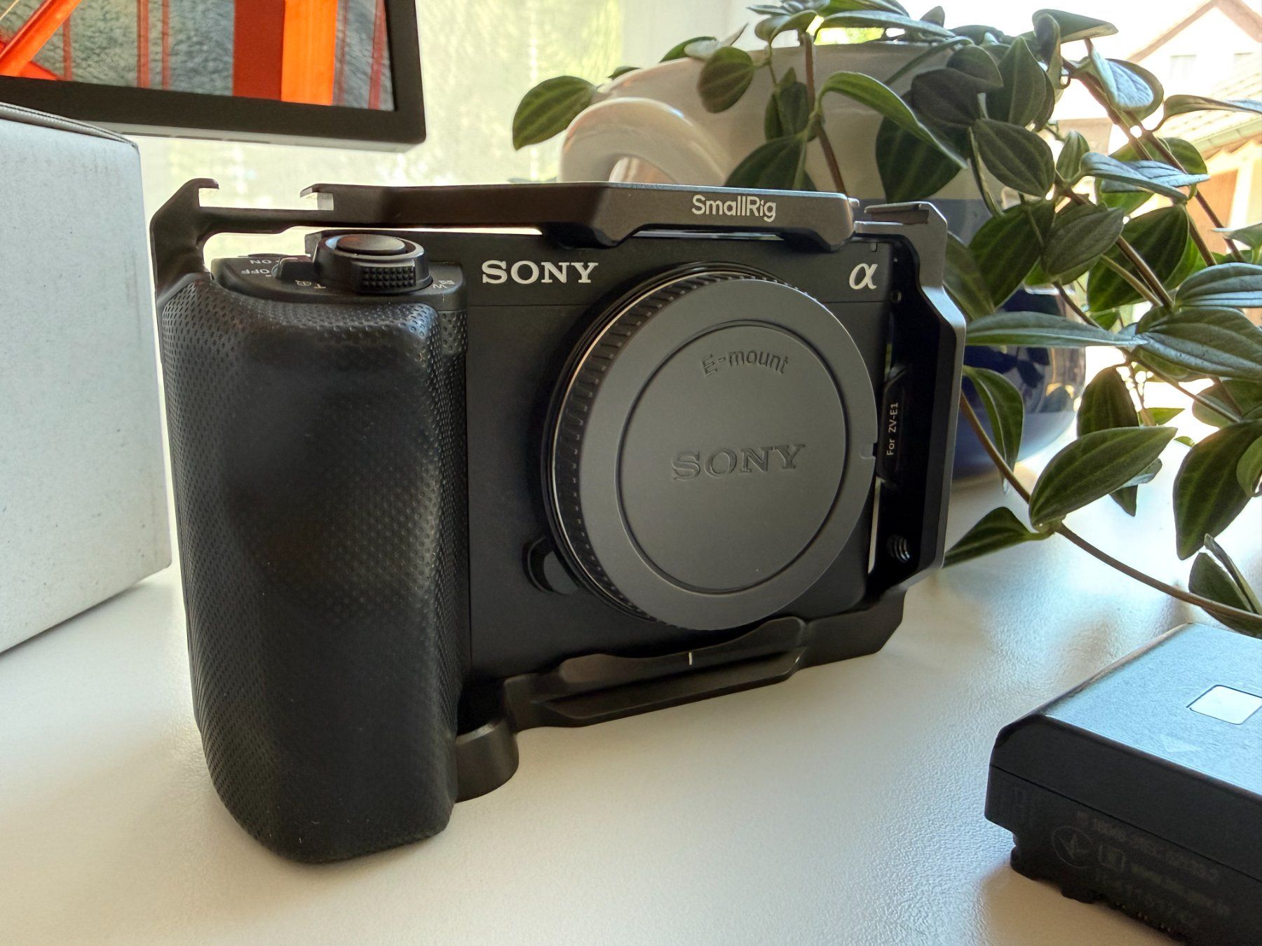 Sony Kamera: Sony ZV-E1, Vollformat, Schwarz, mit SmallRig Cage & Lüfter – Neu (gemäss Beschreibung) aus Mattwil von jj-fox 1