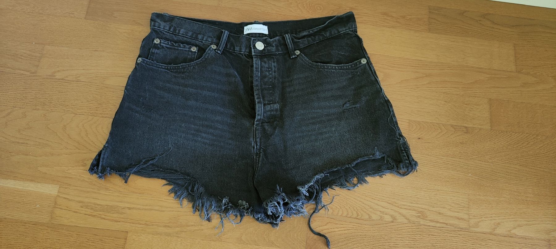 Lotti di vestiti: Five Top condition shorts, size 44 – Nuovo (secondo la descrizione) da Oberbuchsiten venduto da DianaLup 7