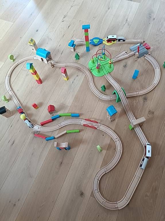 Holzartikel: Holz-Eisenbahn-Spielset – Gebraucht aus Niederbipp von stockweel 1