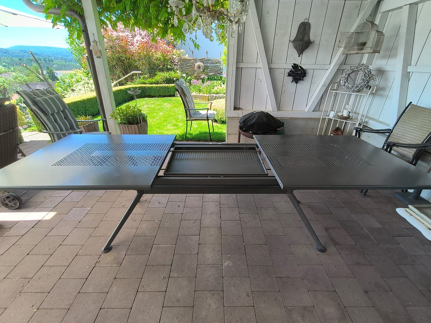 Tavoli: Gartentisch mit 8 Stühlen und 8 Sitzkissen – Usato da Hüntwangen venduto da fuc_cy5c 3
