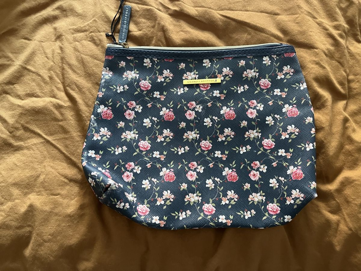 Trousses de maquillage: Makeup bag – D'occasion à Zürich par cat_rsn7