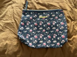 Makeup bag