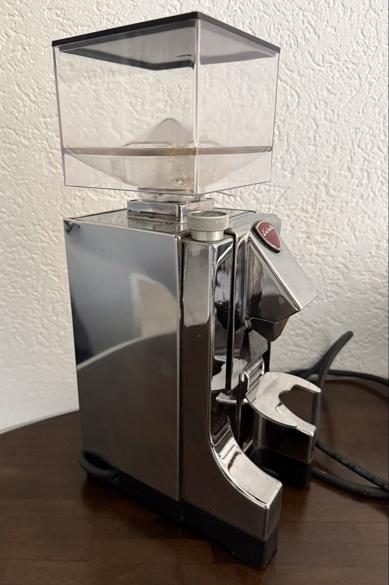 Eureka Appareils de cuisine: Kaffeemühle Eureka Mignon Chrom – D'occasion à Zollikerberg par Superfischli.