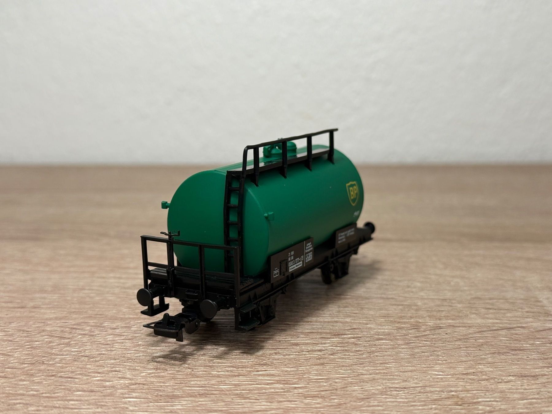 Piko Modelleisenbahnen: Piko Kesselwagen BP DB H0 – Gebraucht aus St-Aubin-Sauges von Lo_Go 2