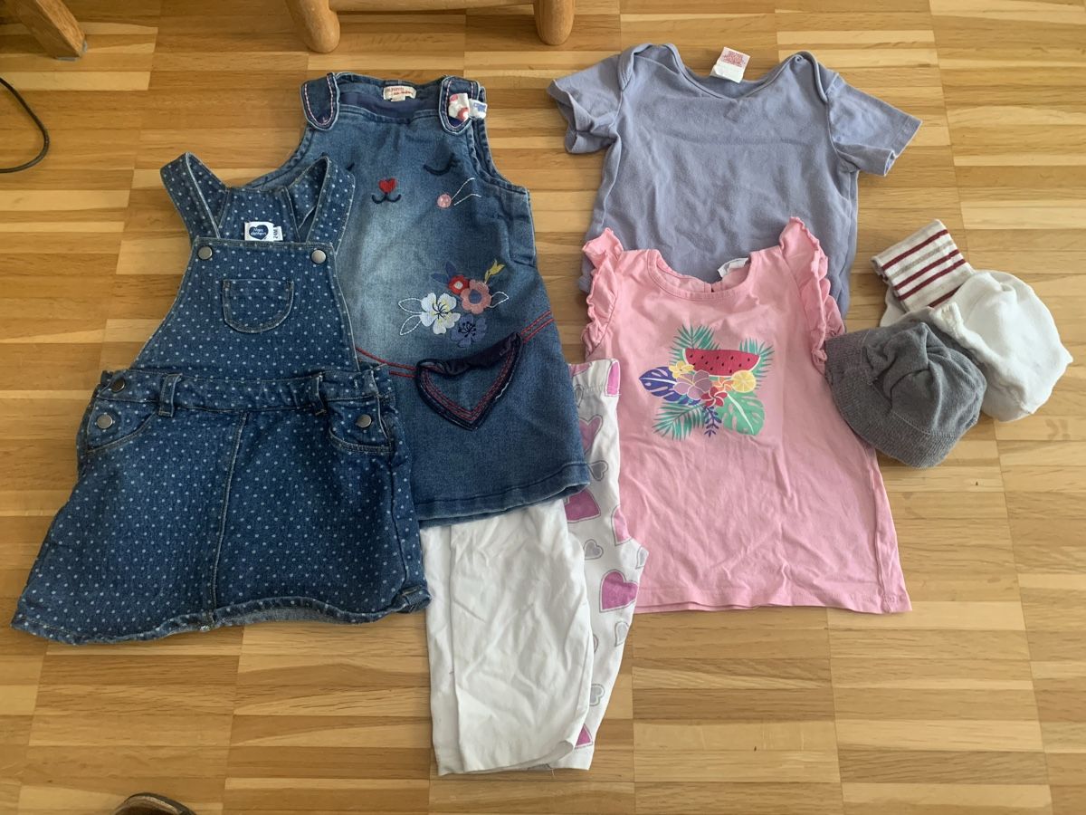 Lotti & Set di vestiti: Babykleider Set Grösse 86 – Usato da Basel venduto da aleksbalks