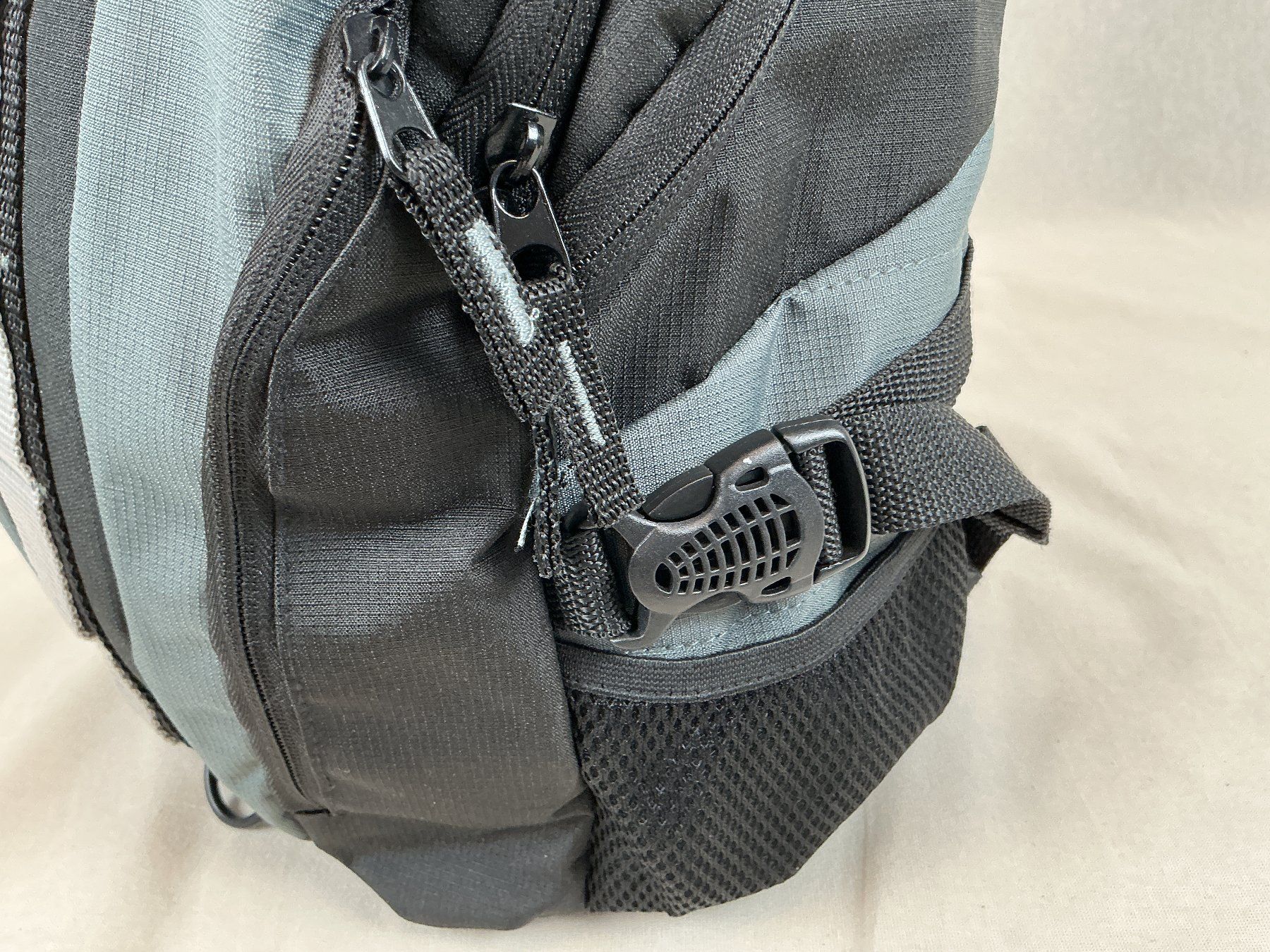 Rucksäcke: RUCKSACK schwarz - grau – Gebraucht aus Richterswil von Restwert_Richterswil 9