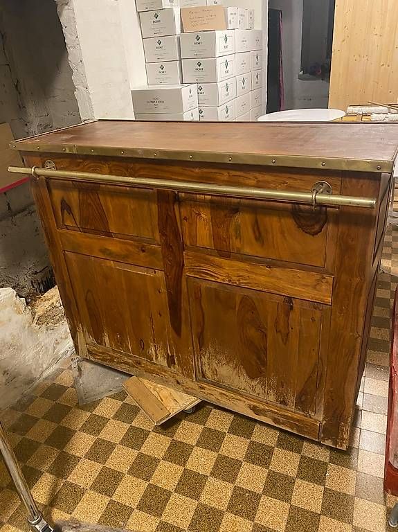 Ladenausstattungen & Messebau: Vintage Bar – Gebraucht aus Luzern von paraqu 2