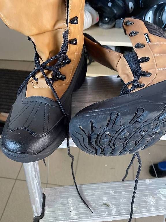 Scarpe da uomo: Bottes Cortina d'hiver taille 40 – Usato da Sonceboz-Sombeval venduto da msap 2