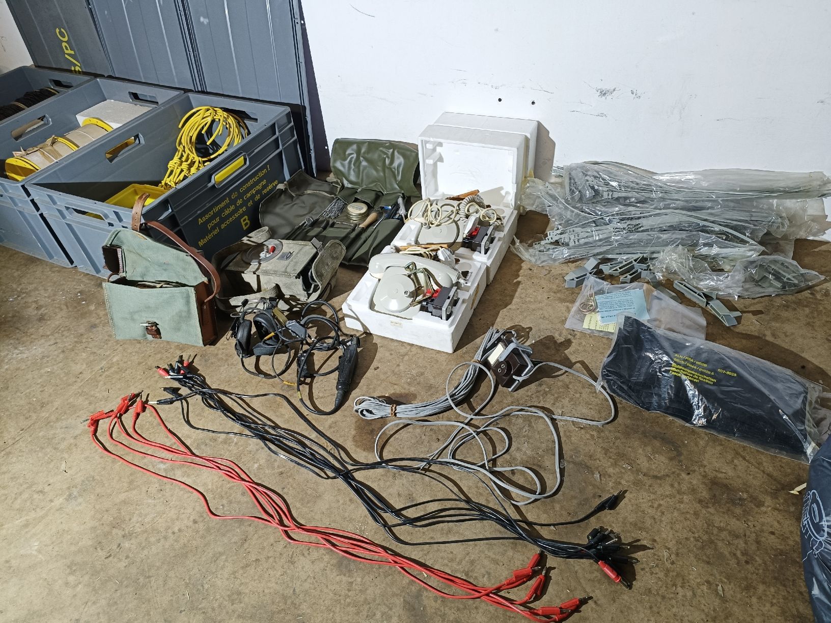 Radiocomunicazione: Amateurfunk Zivilschutz Schweizer Armee – Usato da Ufhusen venduto da Condor95