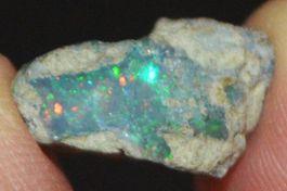 Edelstein L-9889 – Äthiopischer Opal roh 5,70 Karat