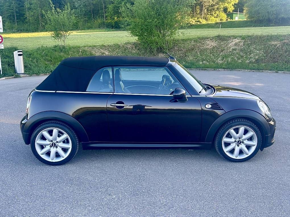 Mini Autos: Mini Cooper Cabrio 1.6l 122PS R57 2015 – D'occasion à Zürich par Binoemli 2