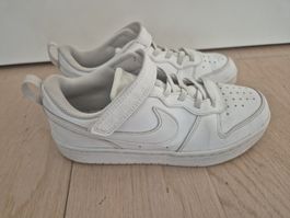 Weisse Nike Sneakers Grösse 35 für den Frühling!