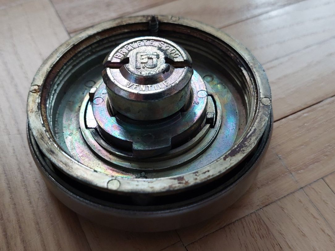 Automobili: Oldtimer Tankdeckel P&J BREVETE SGDG Chrom – Usato da Zürich venduto da Mariaant 4