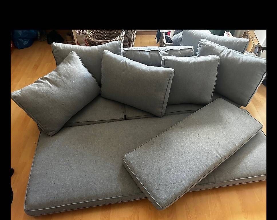 Set di tavolo e panche: Moderne Gartenlounge mit Granittisch – Usato da Frauenfeld venduto da GerardoF7 1