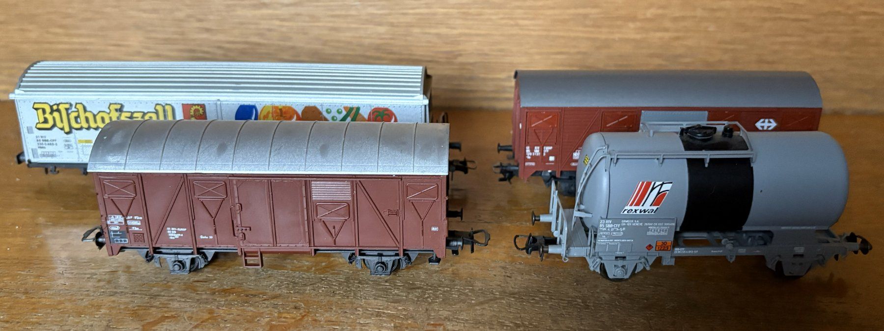 Roco Modellini di ferrovie: 4 Roco H0 SBB/DB Güterwagen – Usato da Volketswil venduto da zwitsch33 1