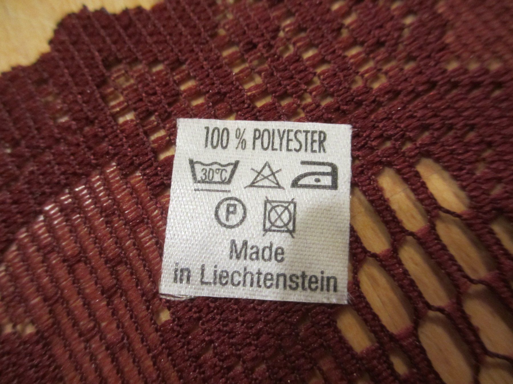 Altra biancheria da tavola: 4er Set edle bordeaux-farbene Deckchen, neu! – Nuovo e nell'imballaggio originale da Herisau venduto da fan_h9qj 2