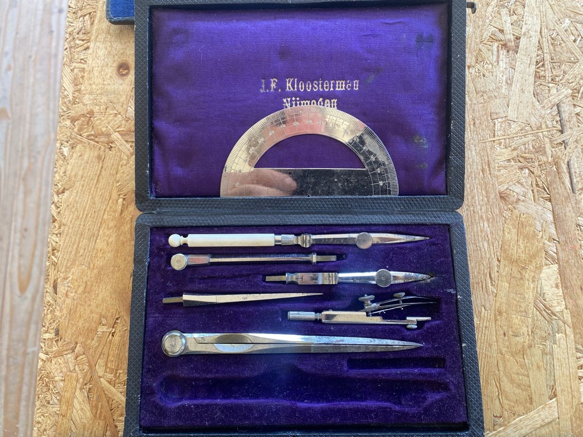 Zirkel: Ensemble de boites de compas – Gebraucht aus Lausanne von Csamadhi 3