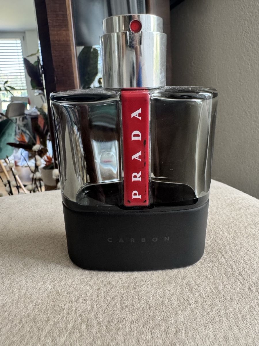 Prada Profumi & Eau de Toilette: Prada Carbon Eau de Toilette 100ml Herrenduft – Usato da Niederwangen BE venduto da Luxury.Second.Life