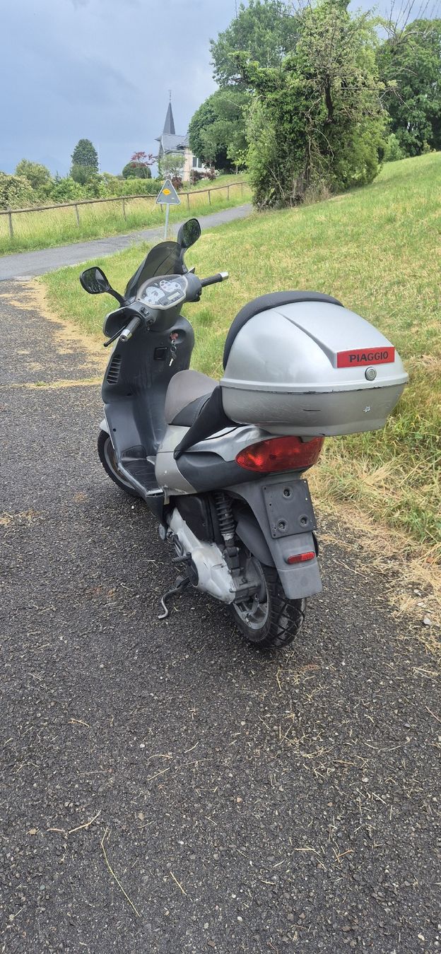 Piaggio Scooter: Piaggio Roller 125 mit mfk – Usato da Thun venduto da Vet.Lim 2