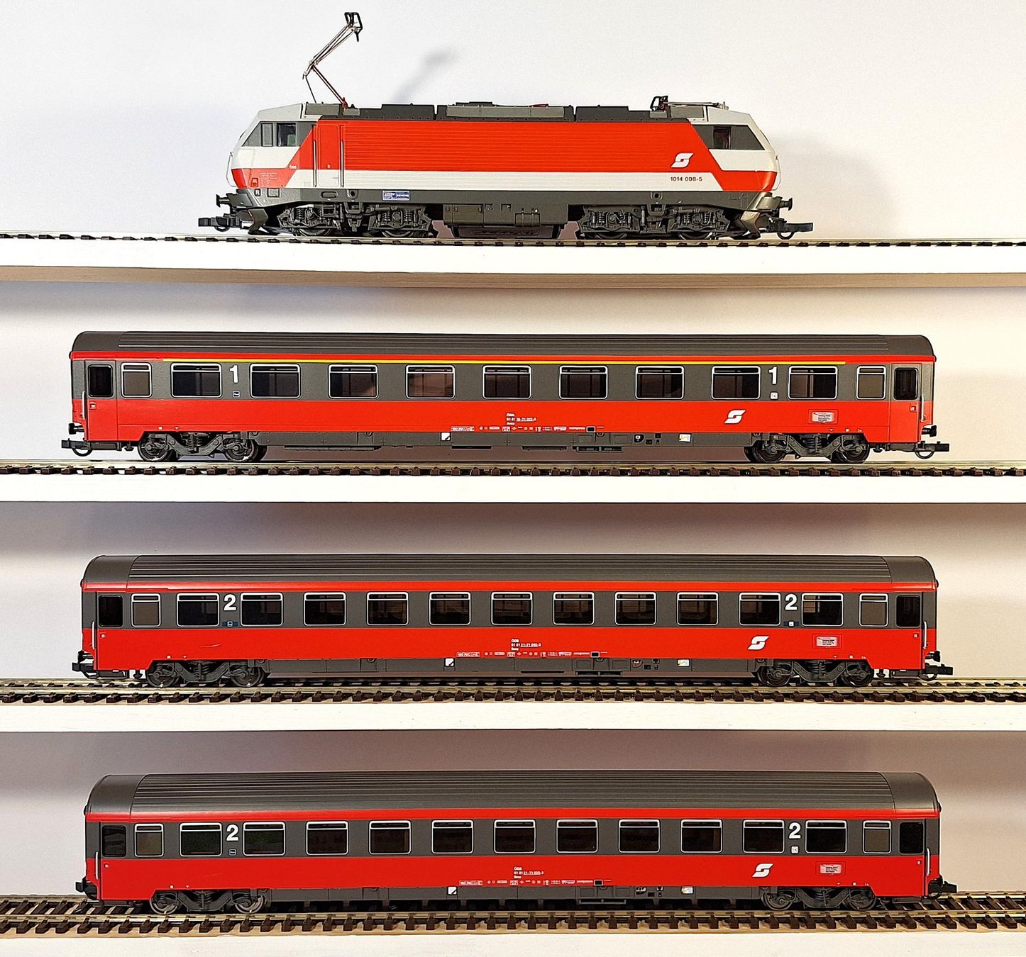 Piko Modellini di ferrovie: ÖBB 1014 mit Eurofimawagen – Usato da Bern venduto da BahnliebhaberRe420 1