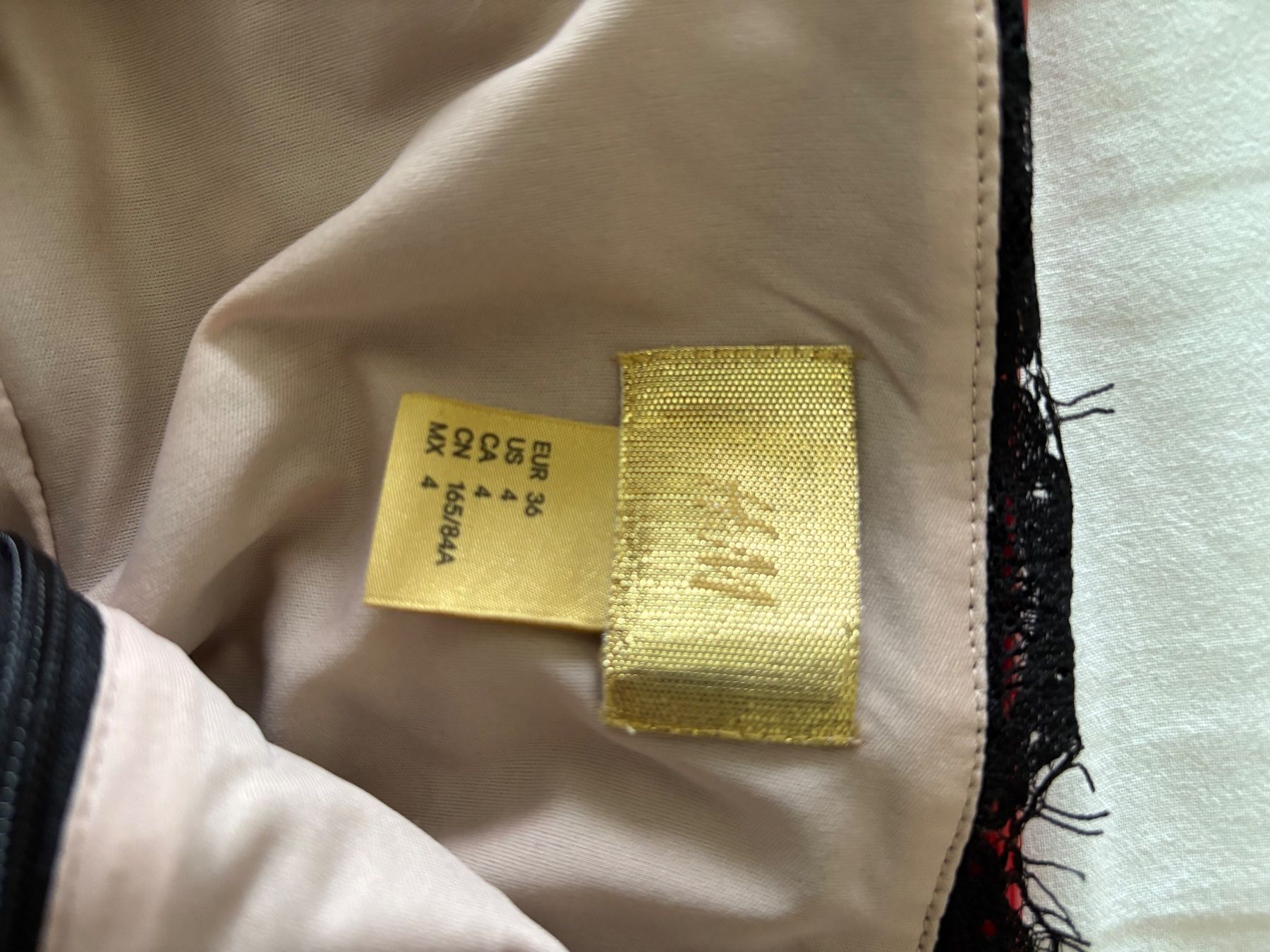 H&M Vestiti: Schönes Spitzenkleid in Schwarz – Usato da Rümlang venduto da Jenni.21 4