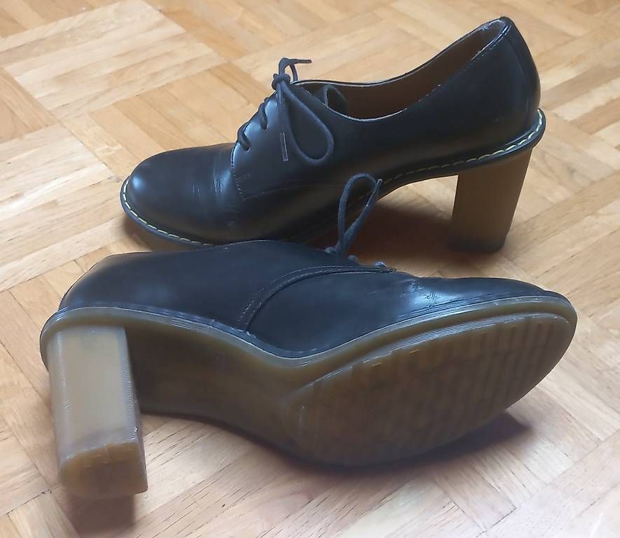 Scarpe da donna: Doc Marten's à talons – Usato da Ecublens VD venduto da tur_79m6