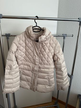 Guess Damen Steppjacke Beige, Grösse M - Winter bereit!