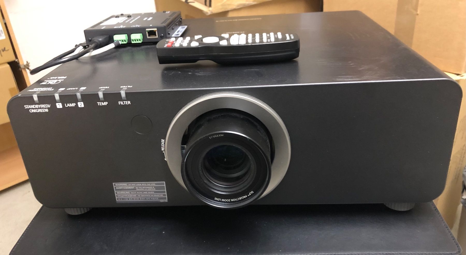 Panasonic Proiettori: Panasonic Beamer – Usato da Oberwil BL venduto da scorpio70 1